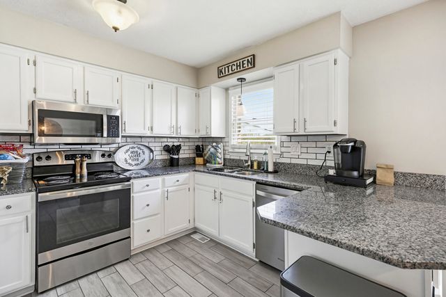121 Eastland Drive, Paris, KY 40361