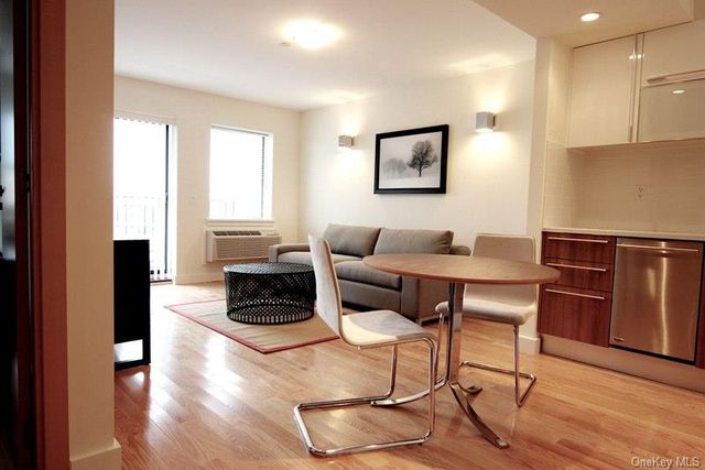 3135 31st Street 605, Astoria, NY 11106