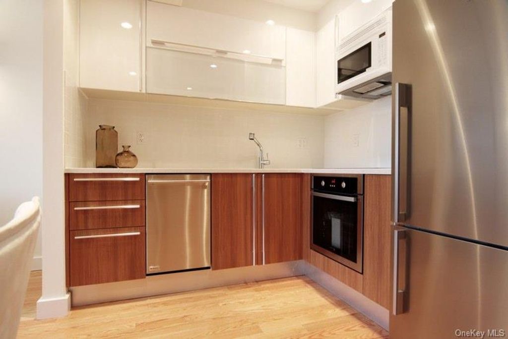 3135 31st Street 605, Astoria, NY 11106