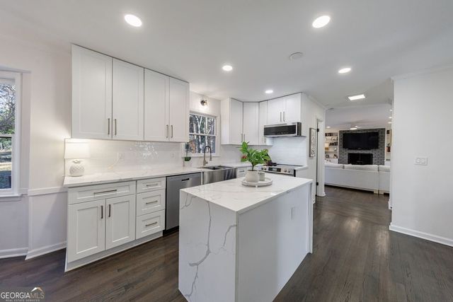 1499 Kings Down Circle, Atlanta, GA 30338