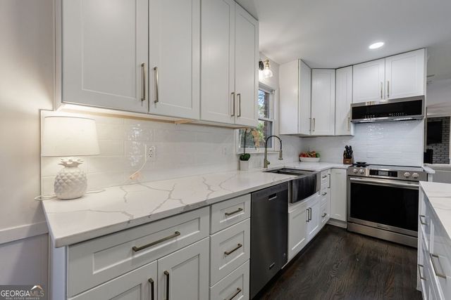 1499 Kings Down Circle, Atlanta, GA 30338