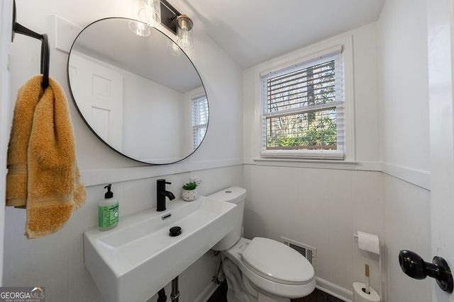 1499 Kings Down Circle, Atlanta, GA 30338