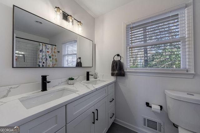 1499 Kings Down Circle, Atlanta, GA 30338