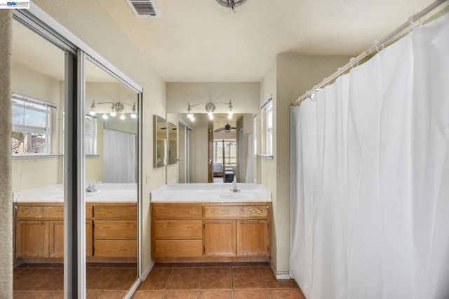 20667 Blossom Cmn, Hayward, CA 94541