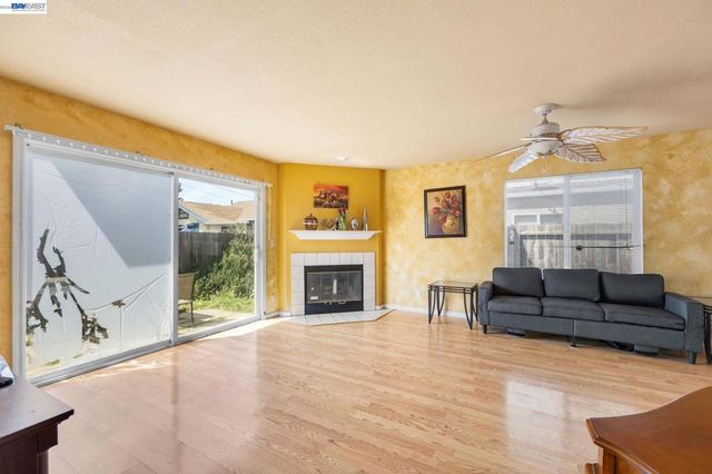 20667 Blossom Cmn, Hayward, CA 94541