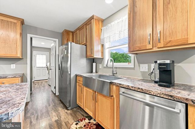 215 PARK DR, Media, PA 19063