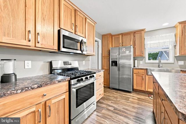 215 PARK DR, Media, PA 19063