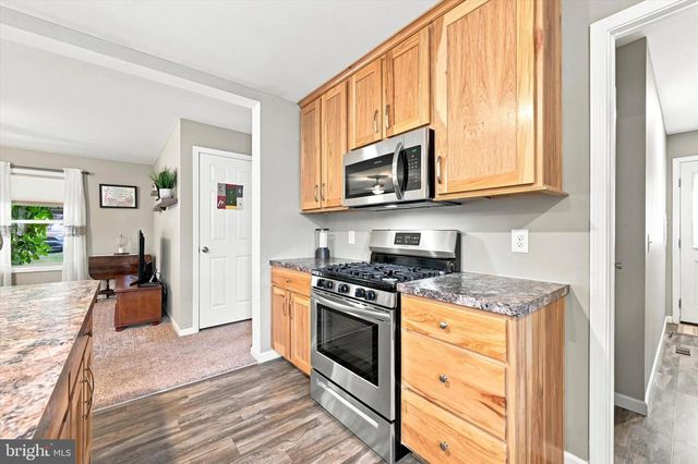 215 PARK DR, Media, PA 19063