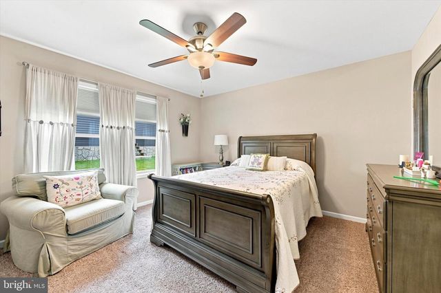 215 PARK DR, Media, PA 19063
