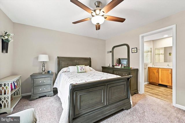 215 PARK DR, Media, PA 19063