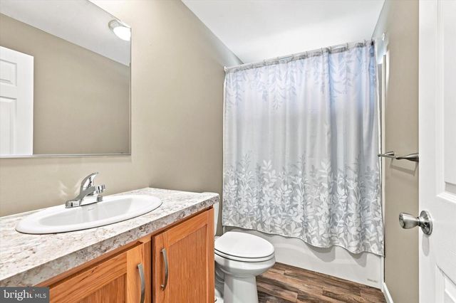 215 PARK DR, Media, PA 19063