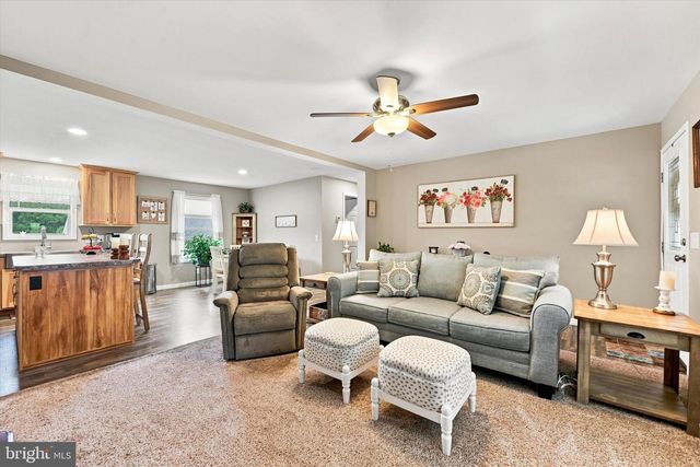 215 PARK DR, Media, PA 19063