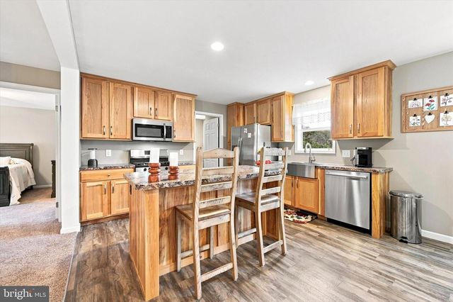 215 PARK DR, Media, PA 19063
