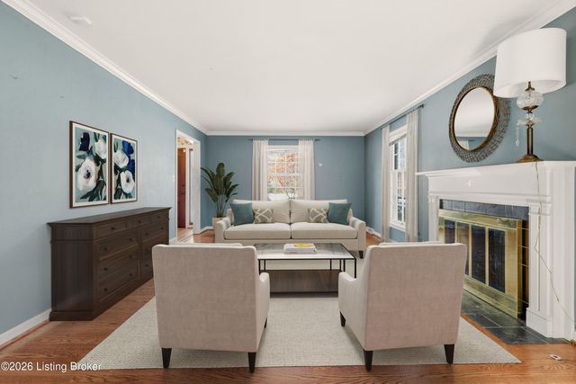 7816 Fairmeadows Ln, Louisville, KY 40222