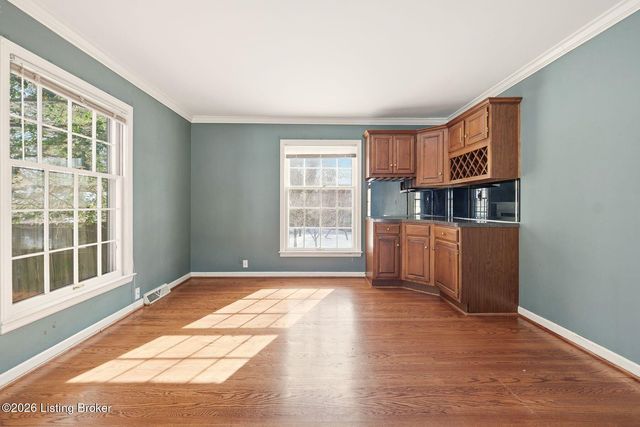 7816 Fairmeadows Ln, Louisville, KY 40222