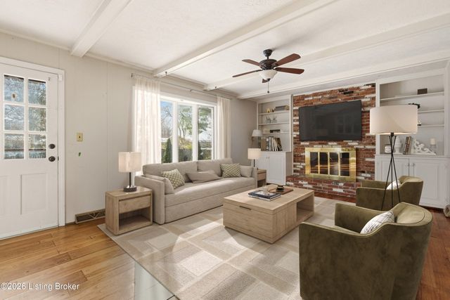 7816 Fairmeadows Ln, Louisville, KY 40222