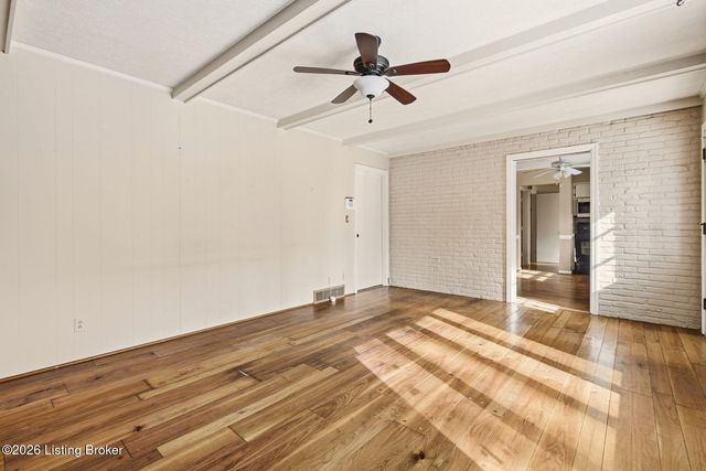 7816 Fairmeadows Ln, Louisville, KY 40222