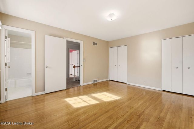 7816 Fairmeadows Ln, Louisville, KY 40222