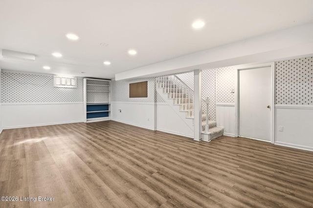 7816 Fairmeadows Ln, Louisville, KY 40222