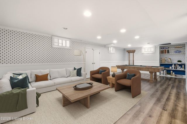 7816 Fairmeadows Ln, Louisville, KY 40222