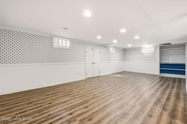 7816 Fairmeadows Ln, Louisville, KY 40222