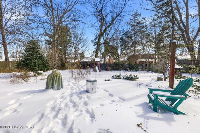 7816 Fairmeadows Ln, Louisville, KY 40222