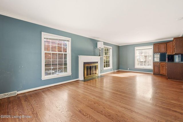 7816 Fairmeadows Ln, Louisville, KY 40222