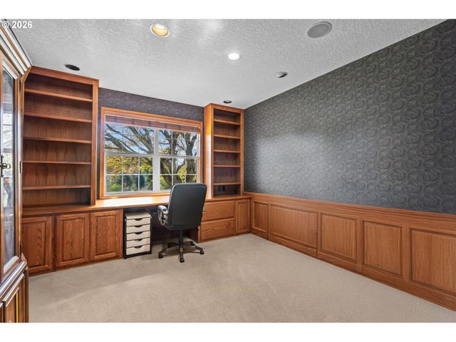 11830 Se EASTBOURNE Ln, Happy Valley, OR 97086