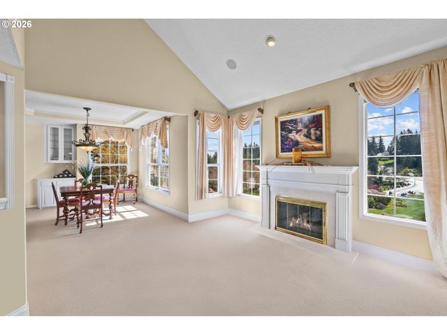 11830 Se EASTBOURNE Ln, Happy Valley, OR 97086