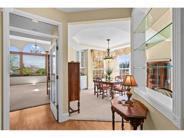 11830 Se EASTBOURNE Ln, Happy Valley, OR 97086