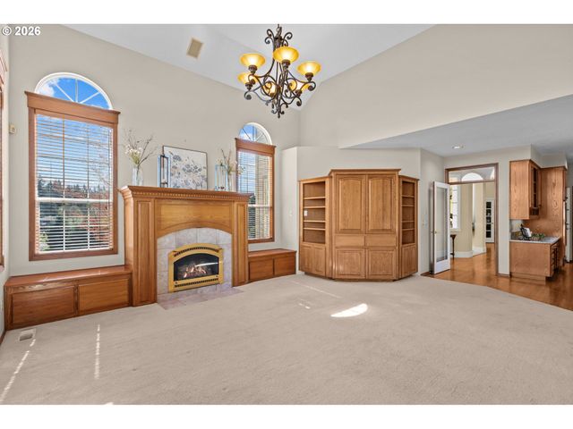 11830 Se EASTBOURNE Ln, Happy Valley, OR 97086