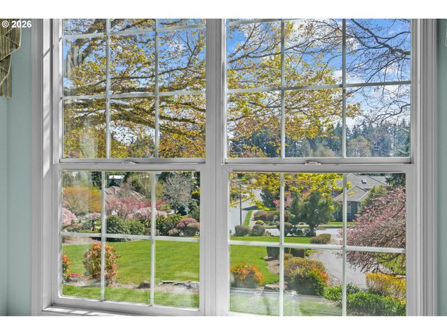 11830 Se EASTBOURNE Ln, Happy Valley, OR 97086