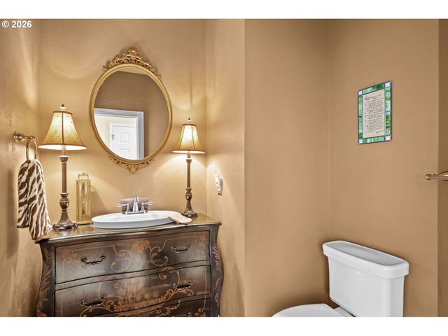 11830 Se EASTBOURNE Ln, Happy Valley, OR 97086