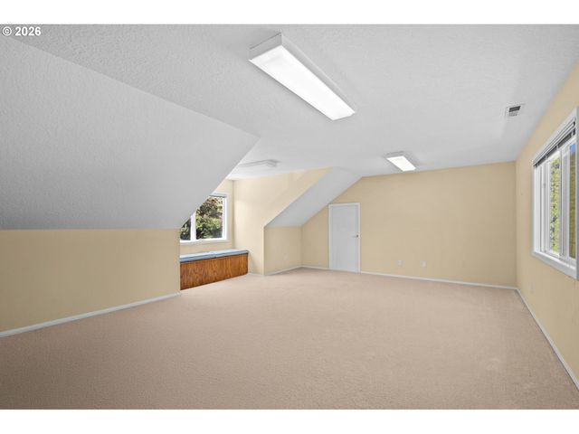 11830 Se EASTBOURNE Ln, Happy Valley, OR 97086