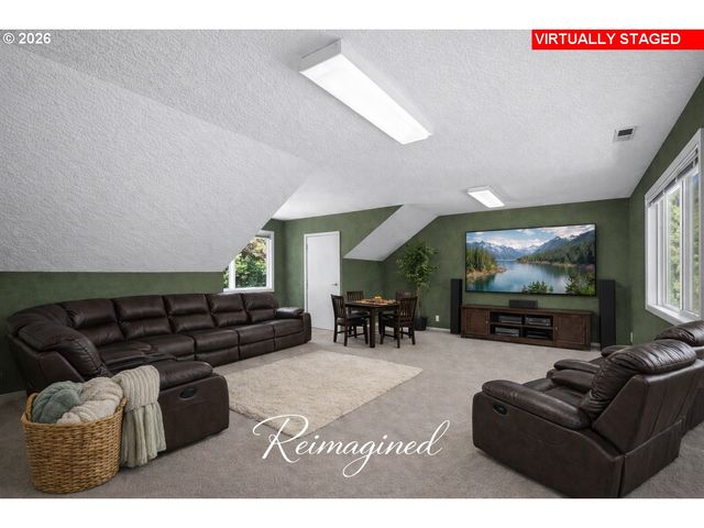 11830 Se EASTBOURNE Ln, Happy Valley, OR 97086