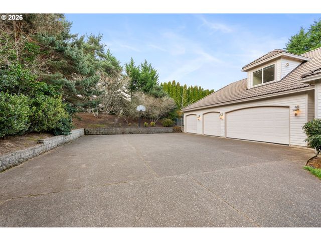 11830 Se EASTBOURNE Ln, Happy Valley, OR 97086