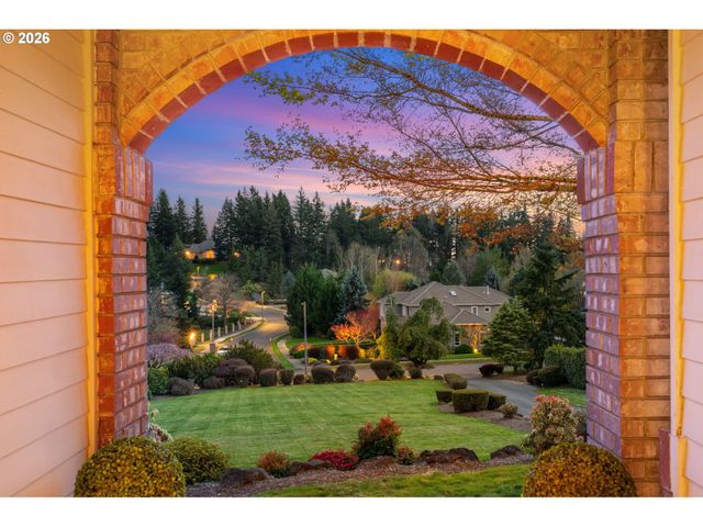 11830 Se EASTBOURNE Ln, Happy Valley, OR 97086