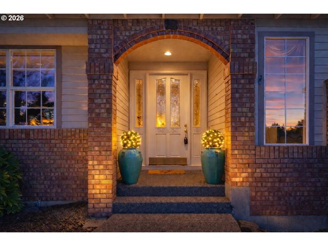 11830 Se EASTBOURNE Ln, Happy Valley, OR 97086