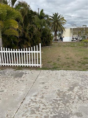 5012 Flamingo DR, St. James City, FL 33956