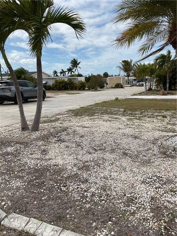 5012 Flamingo DR, St. James City, FL 33956