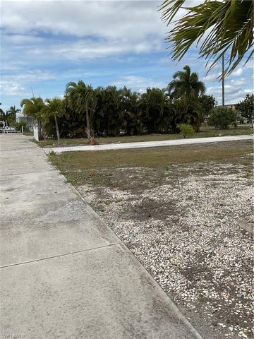 5012 Flamingo DR, St. James City, FL 33956