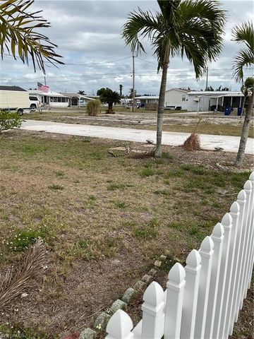 5012 Flamingo DR, St. James City, FL 33956