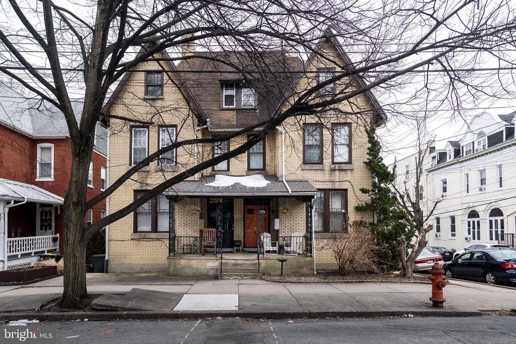 526 W JAMES ST, Lancaster, PA 17603