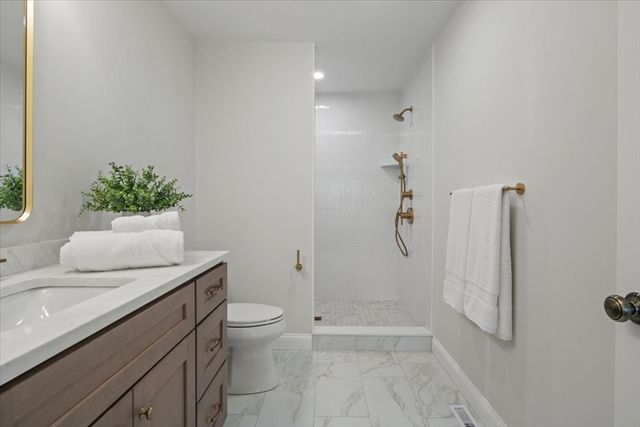 92 Uncas Avenue 2, Franklin, MA 02038