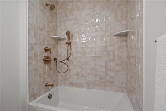 92 Uncas Avenue 2, Franklin, MA 02038
