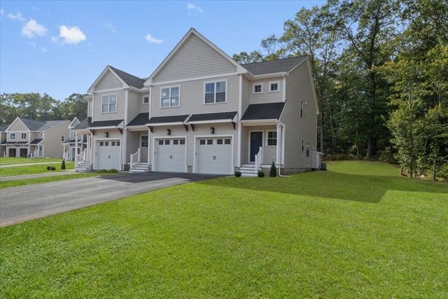 92 Uncas Avenue 2, Franklin, MA 02038