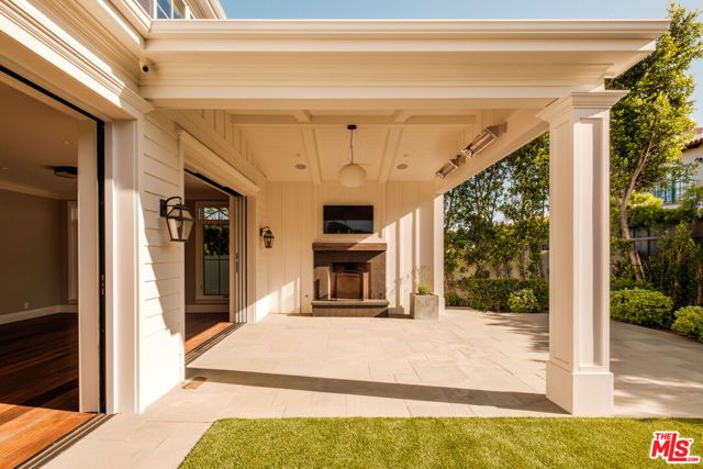557 Chapala Drive, Pacific Palisades (los Angeles), CA 90272