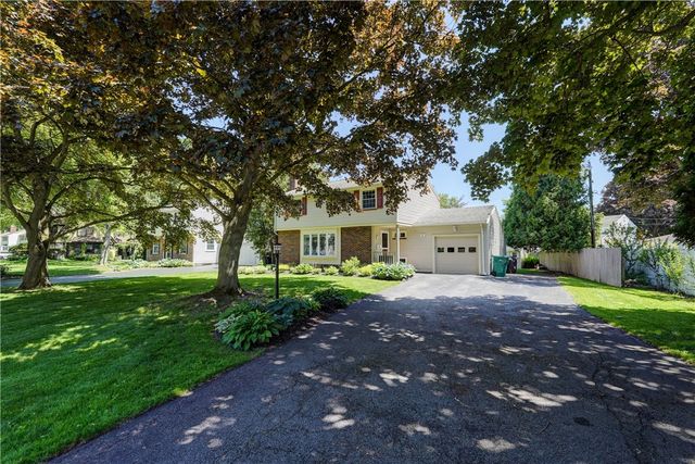 32 Charrington Road, Irondequoit, NY 14609