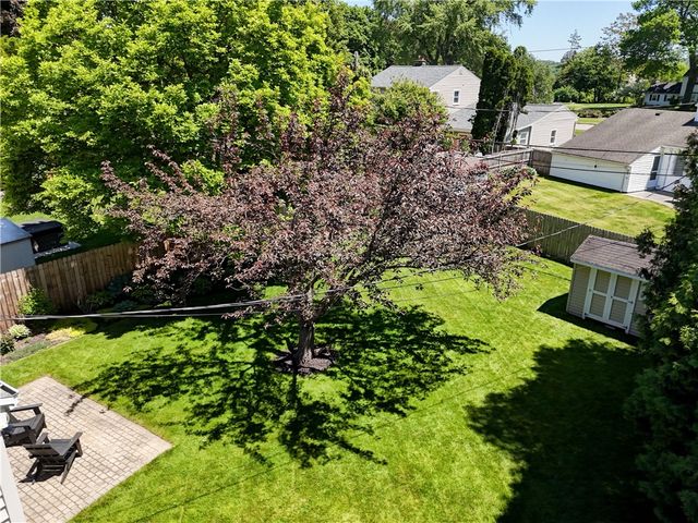 32 Charrington Road, Irondequoit, NY 14609