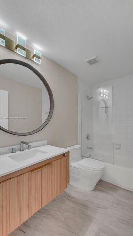 2342 SE 10th St ., Homestead, FL 33035